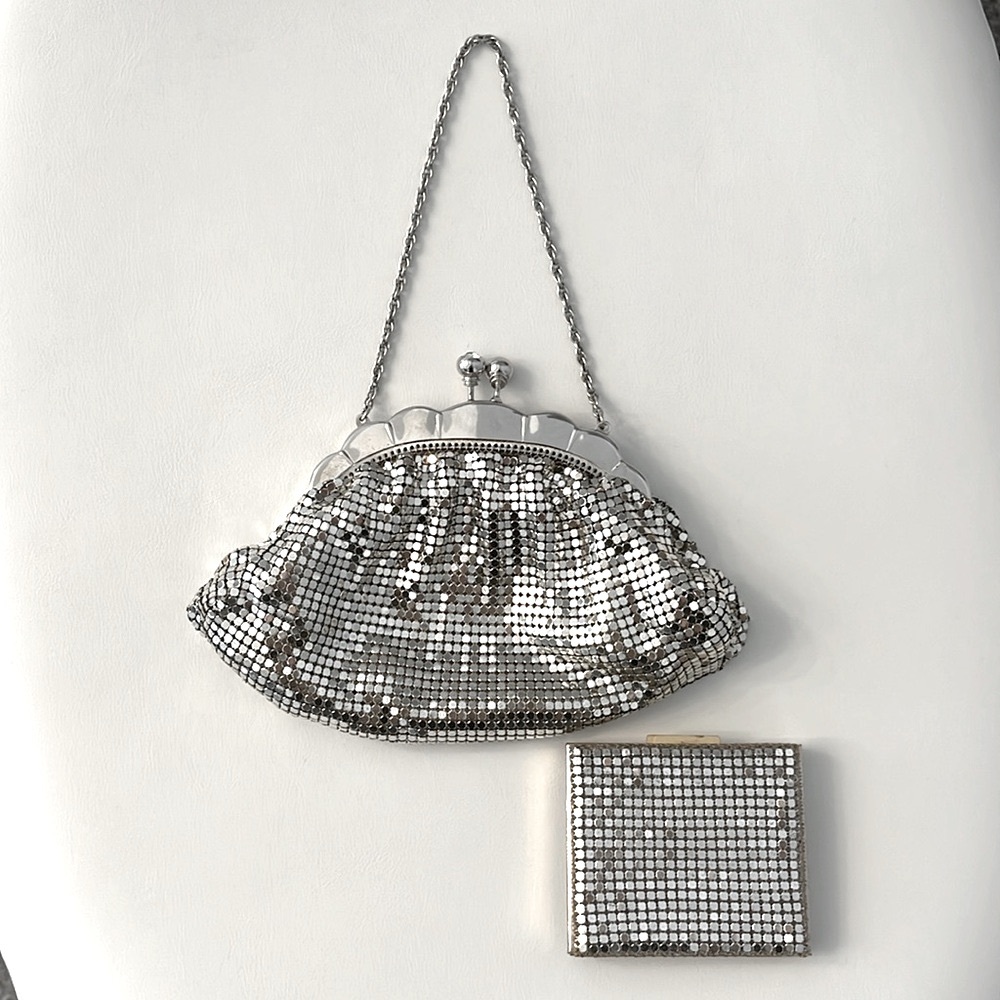 Vintage Duramesh Fifth Avenue silver mesh purse and compact